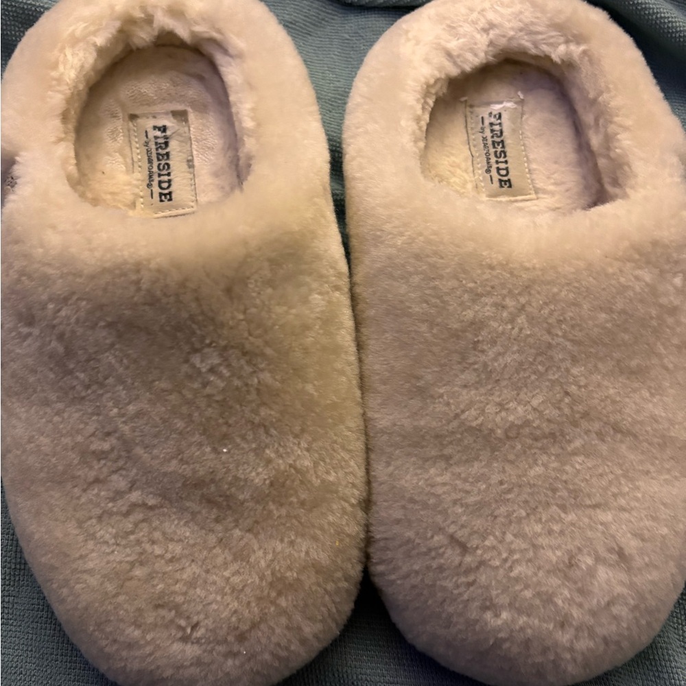 Fireside by Dearfoams Plush Shearling Slip-On Mules in Cream